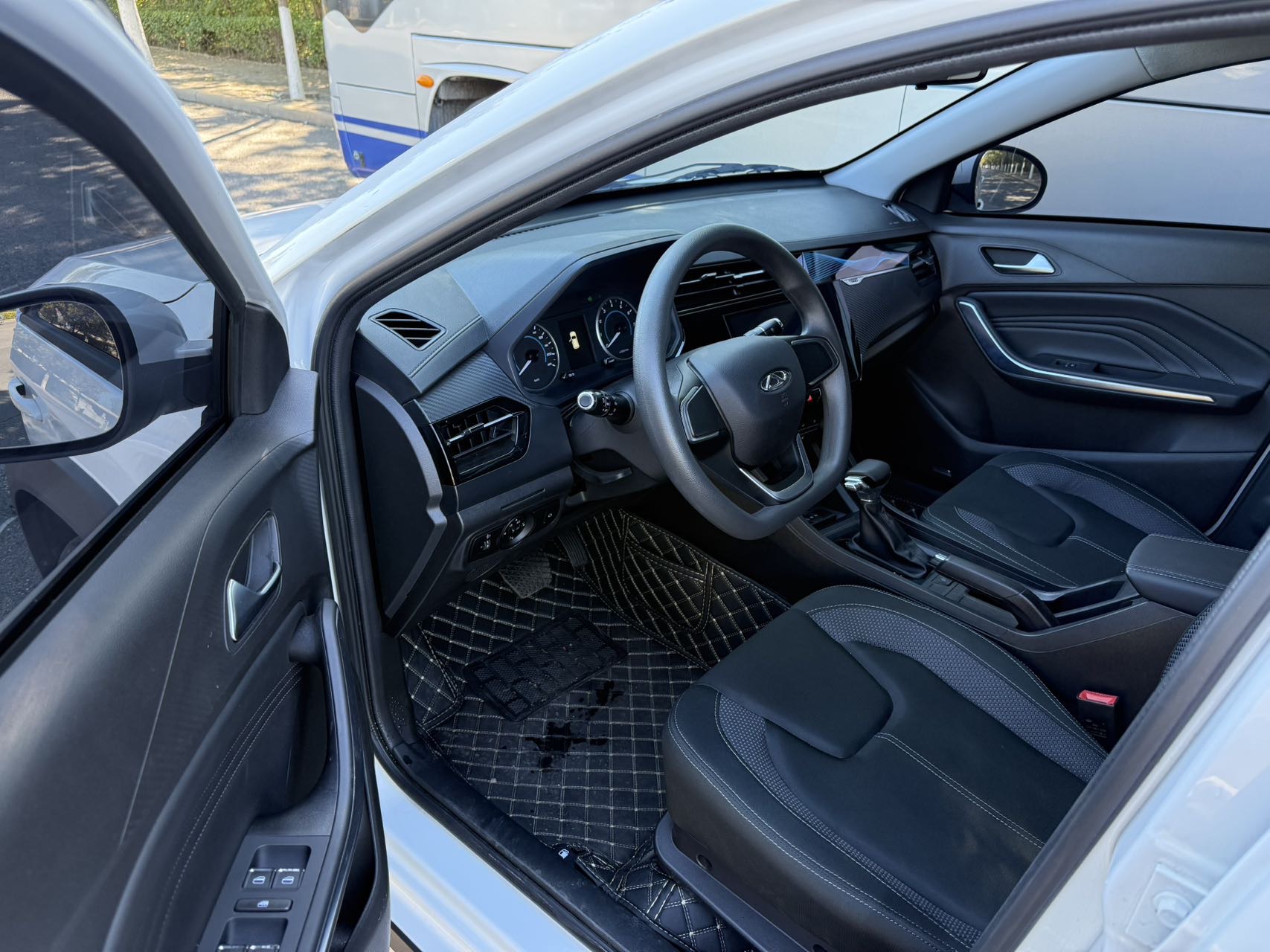 Chery Tiggo 3x 2024 car image #7