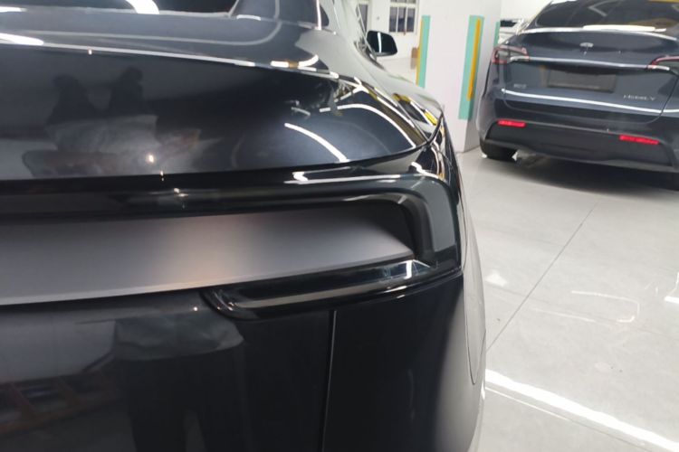 Tesla Model Y 2025 #8 Tesla Model Y 2025 car image #8