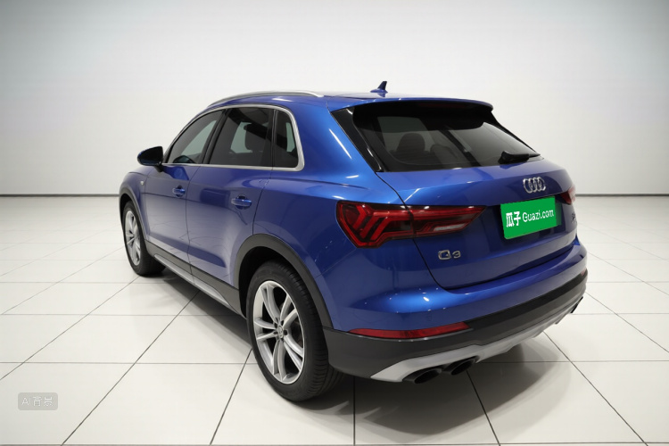 Audi Q3 2020 car image #5