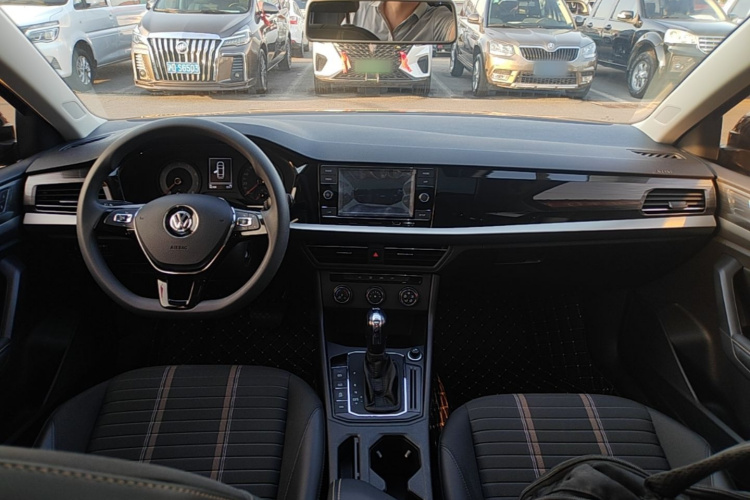 Volkswagen Lavida 2018 car image #10