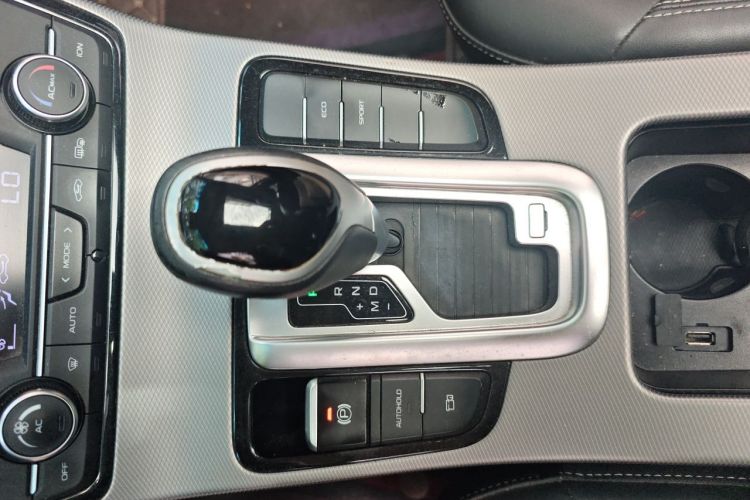 GEELY Emgrand GS 2019 #14 GEELY Emgrand GS 2019 car image #14