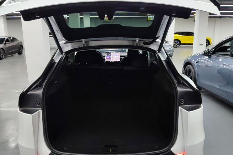 Tesla Model Y 2025 #19 Tesla Model Y 2025 immagine di auto #19