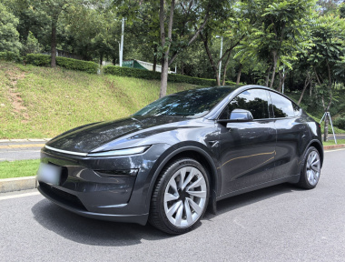 Tesla Model Y 2025 car image 