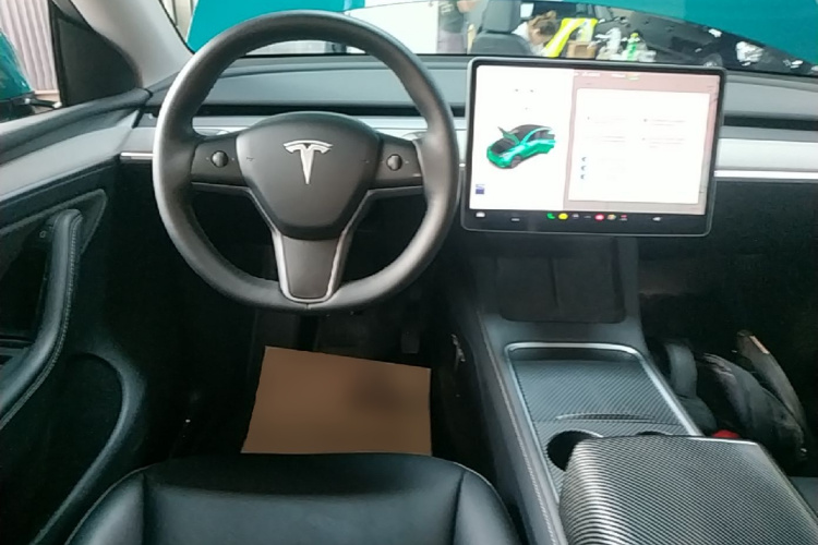 Tesla Model Y 2024 car image #20