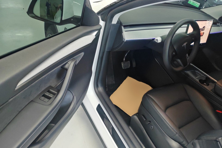 Tesla Model Y 2024 #12 Tesla Model Y 2024 car image #12