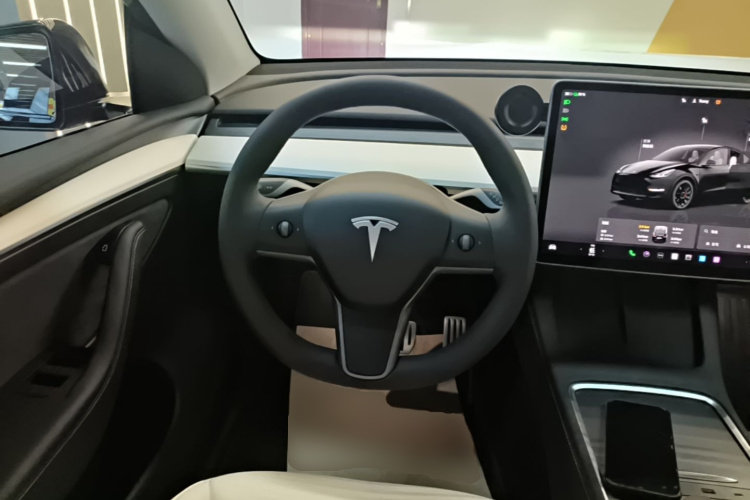 Tesla Model Y 2023 #11 Tesla Model Y 2023 car image #11