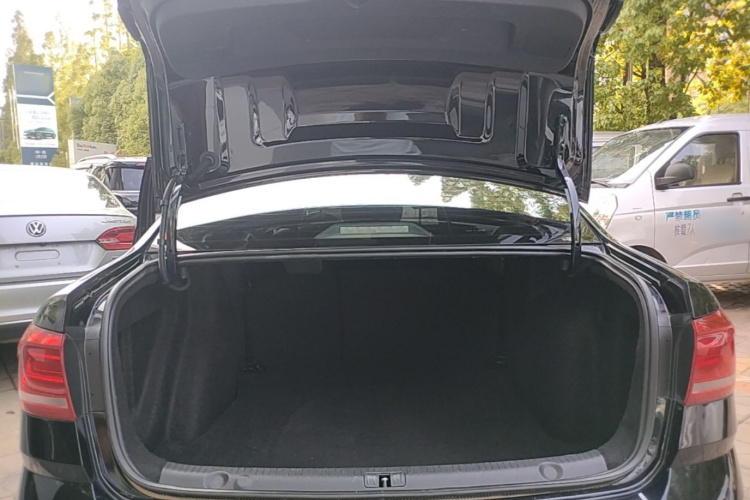 Volkswagen Lavida 2017 car image #19
