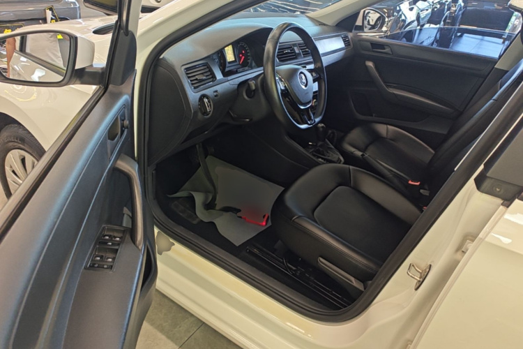 Volkswagen Santana 2020 car image #16