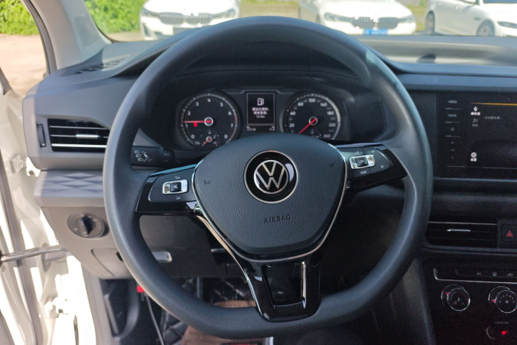 Volkswagen Tharu 2020 immagine di auto #11