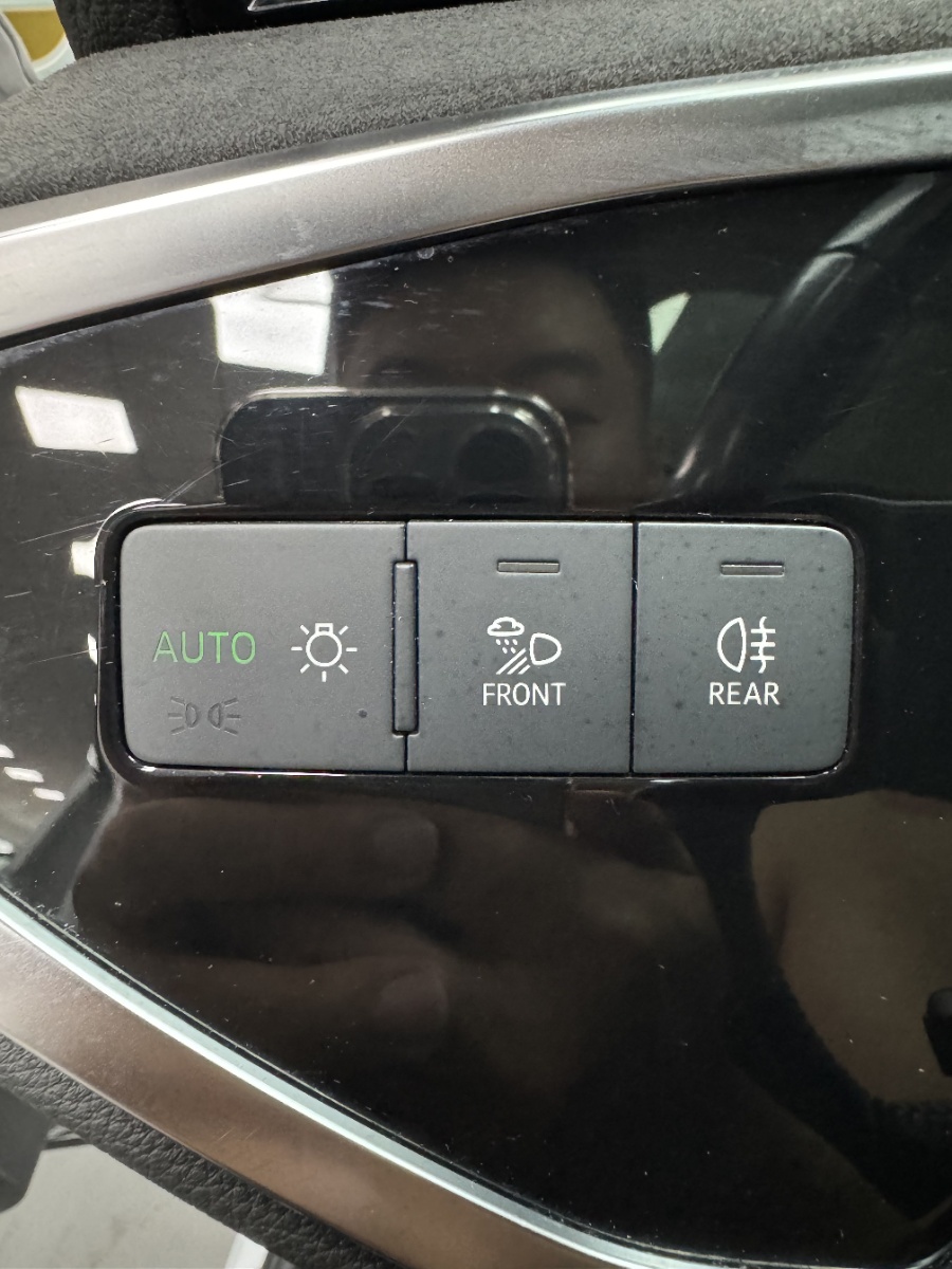 Audi Q3 2022 car image #15