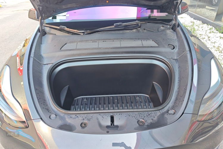 Tesla Model Y 2024 immagine di auto #22