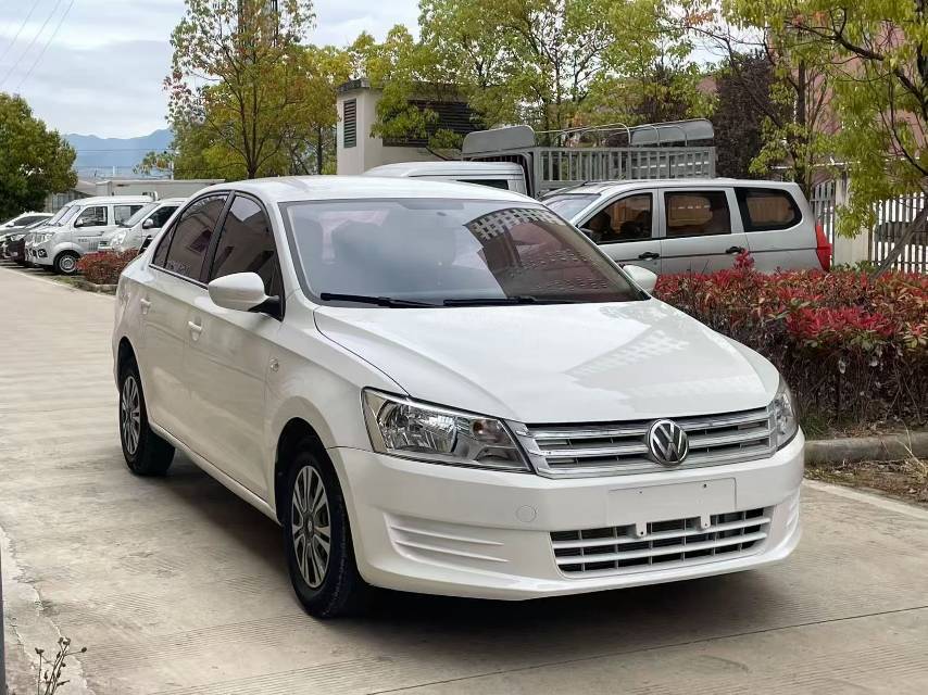 Volkswagen Santana 2018 car image #2