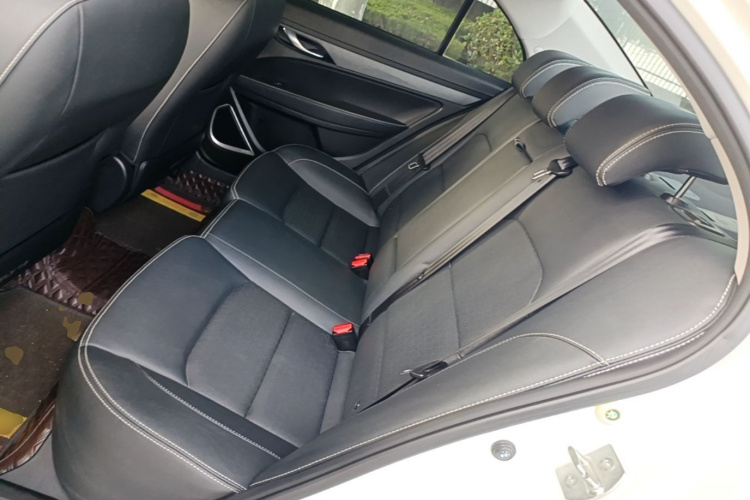 GEELY Emgrand 2021 car image #17