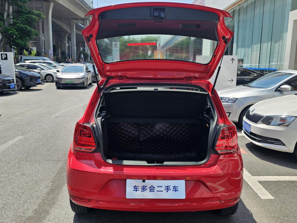 Volkswagen Polo 2016 car image #16
