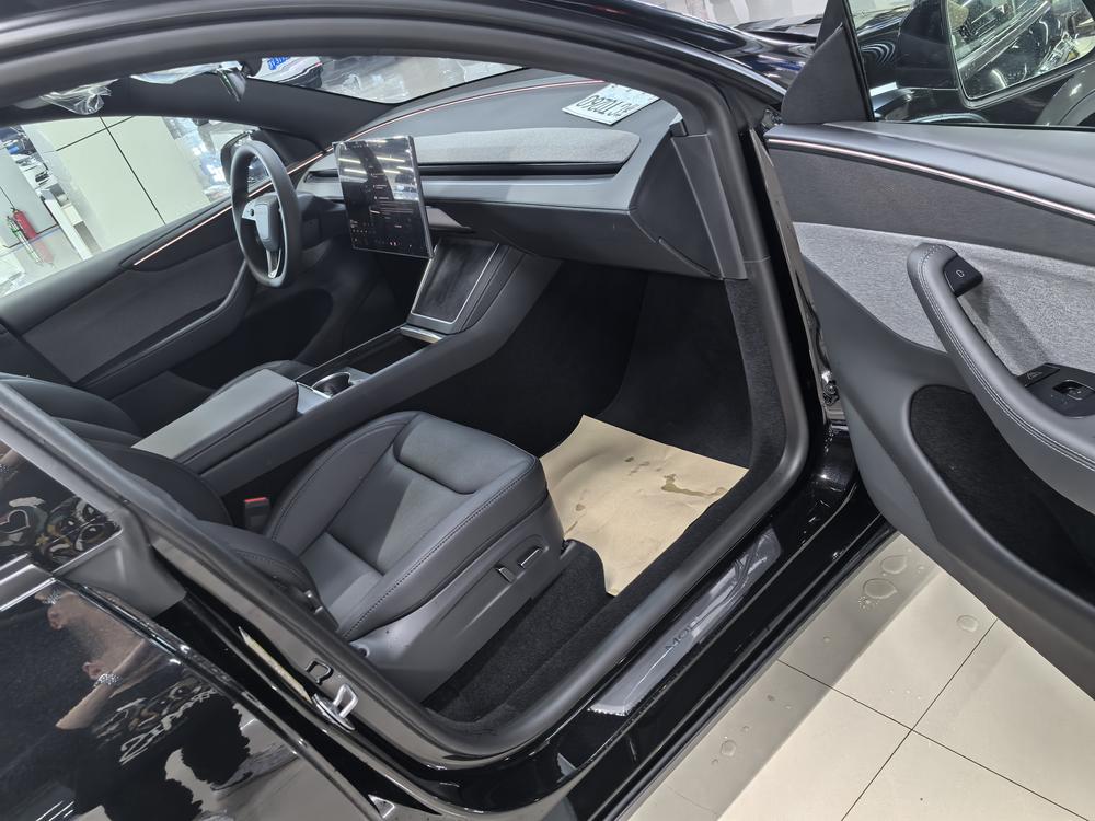 Tesla Model Y 2026 #7 Tesla Model Y 2026 car image #7