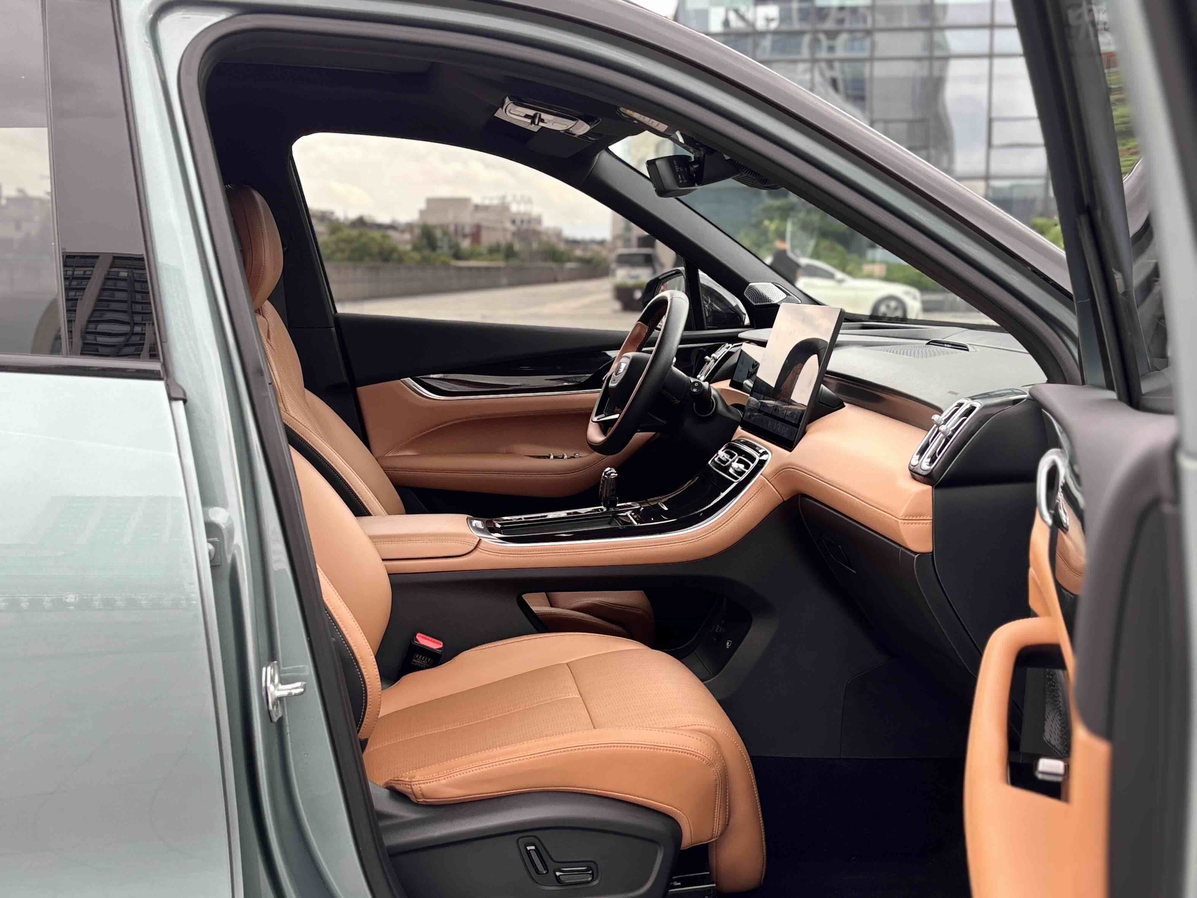 GEELY Boyue L 2025 #4 GEELY Boyue L 2025 car image #4