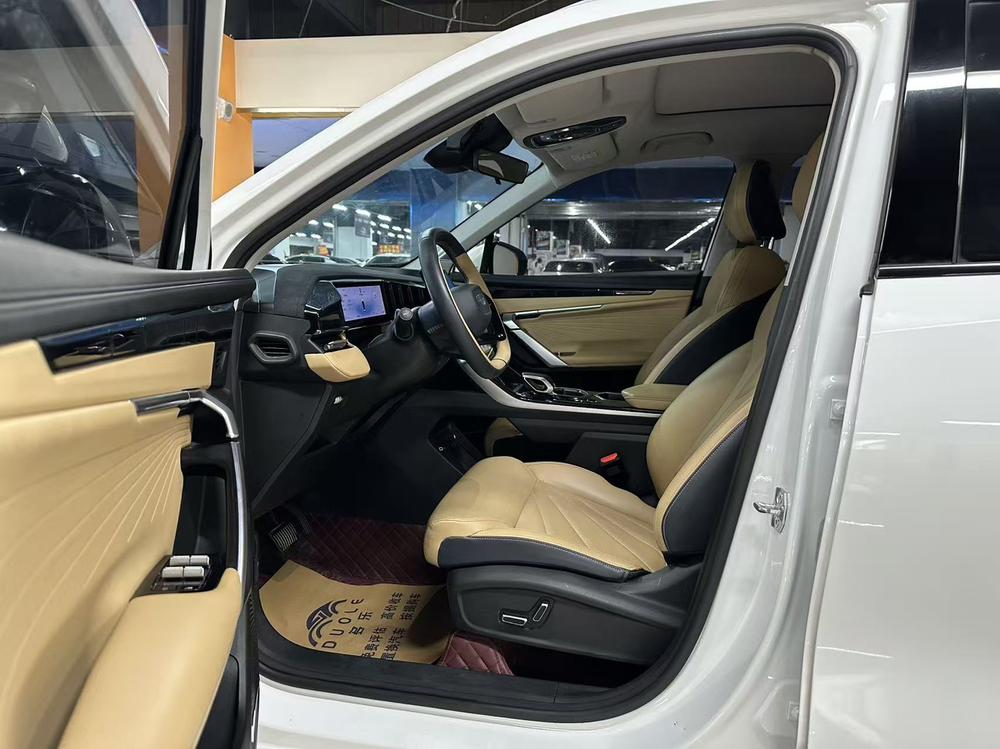 GEELY Boyue L 2024 car image #15