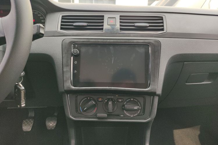 Volkswagen Santana 2019 car image #13