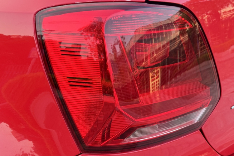 Volkswagen Polo 2018 car image #6