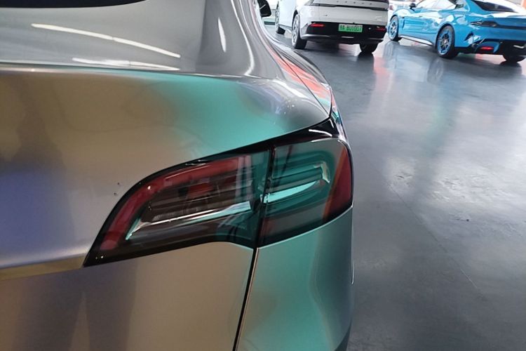 Tesla Model Y 2021 #8 Tesla Model Y 2021 car image #8