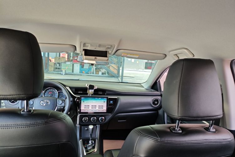 Toyota Corolla 2018 immagine di auto #18