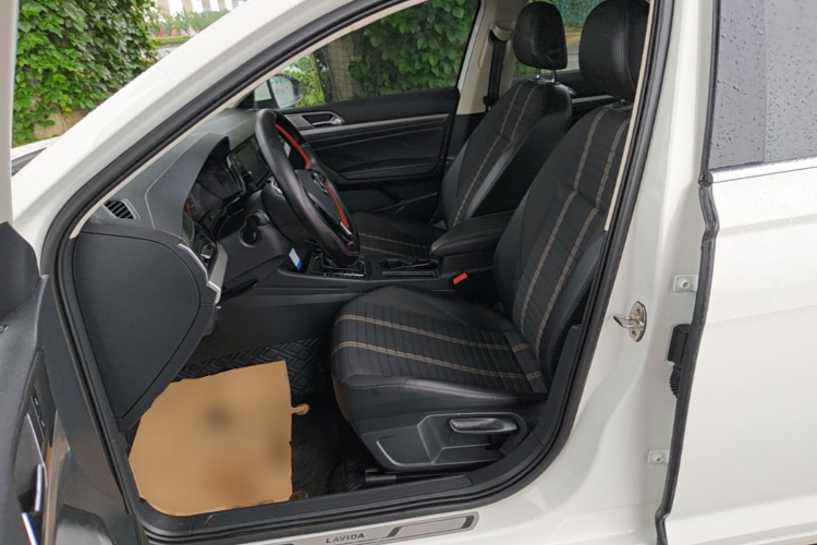 Volkswagen Lavida 2020 car image #15