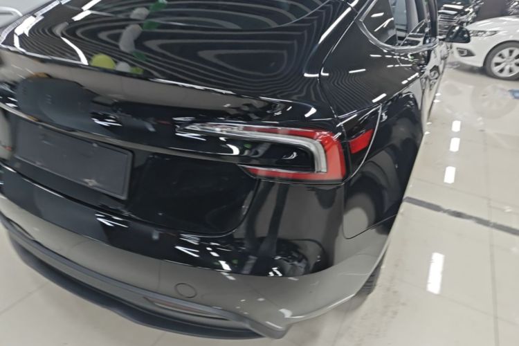 Tesla Model 3 2023 car image #8