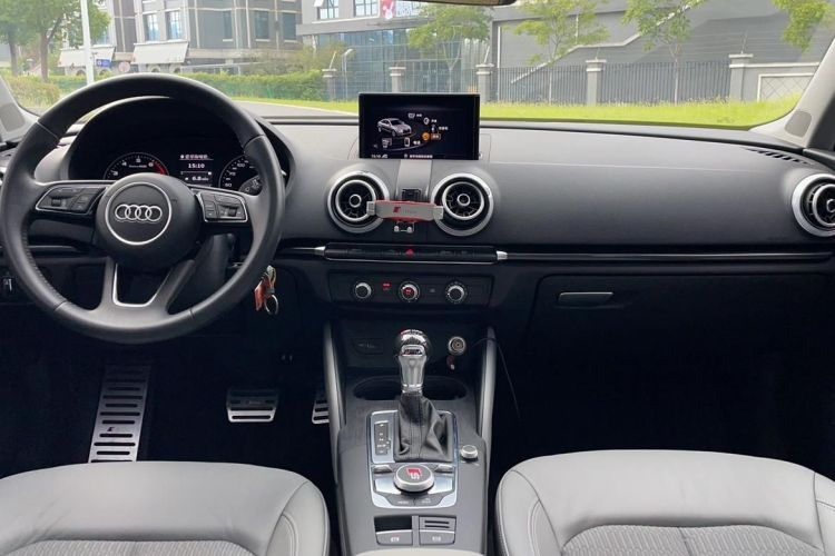 Audi A3 2019 صورة سيارة #12