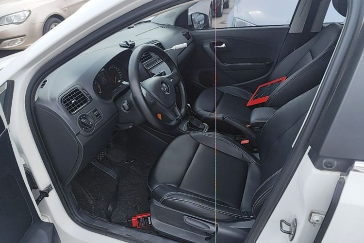 Volkswagen Polo 2017 car image #19