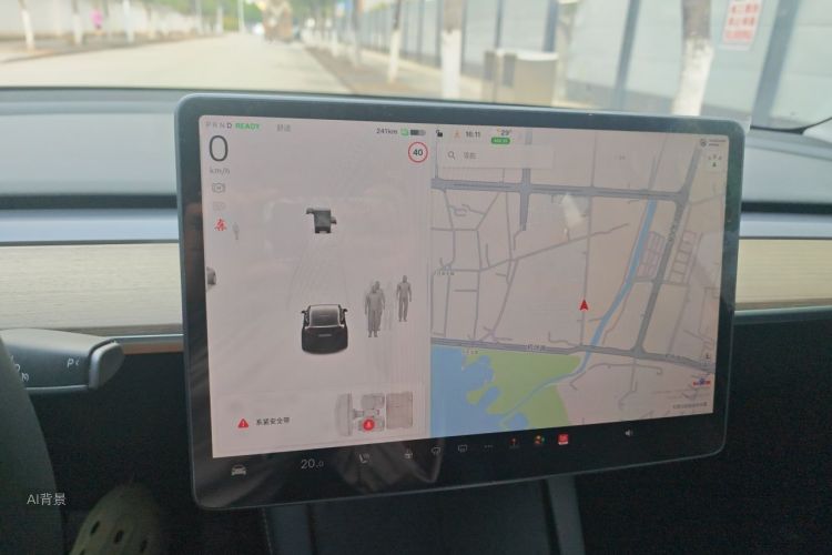 Tesla Model Y 2023 car image #13