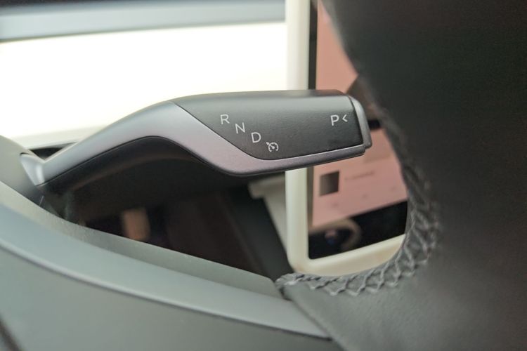 Tesla Model 3 2023 car image #14