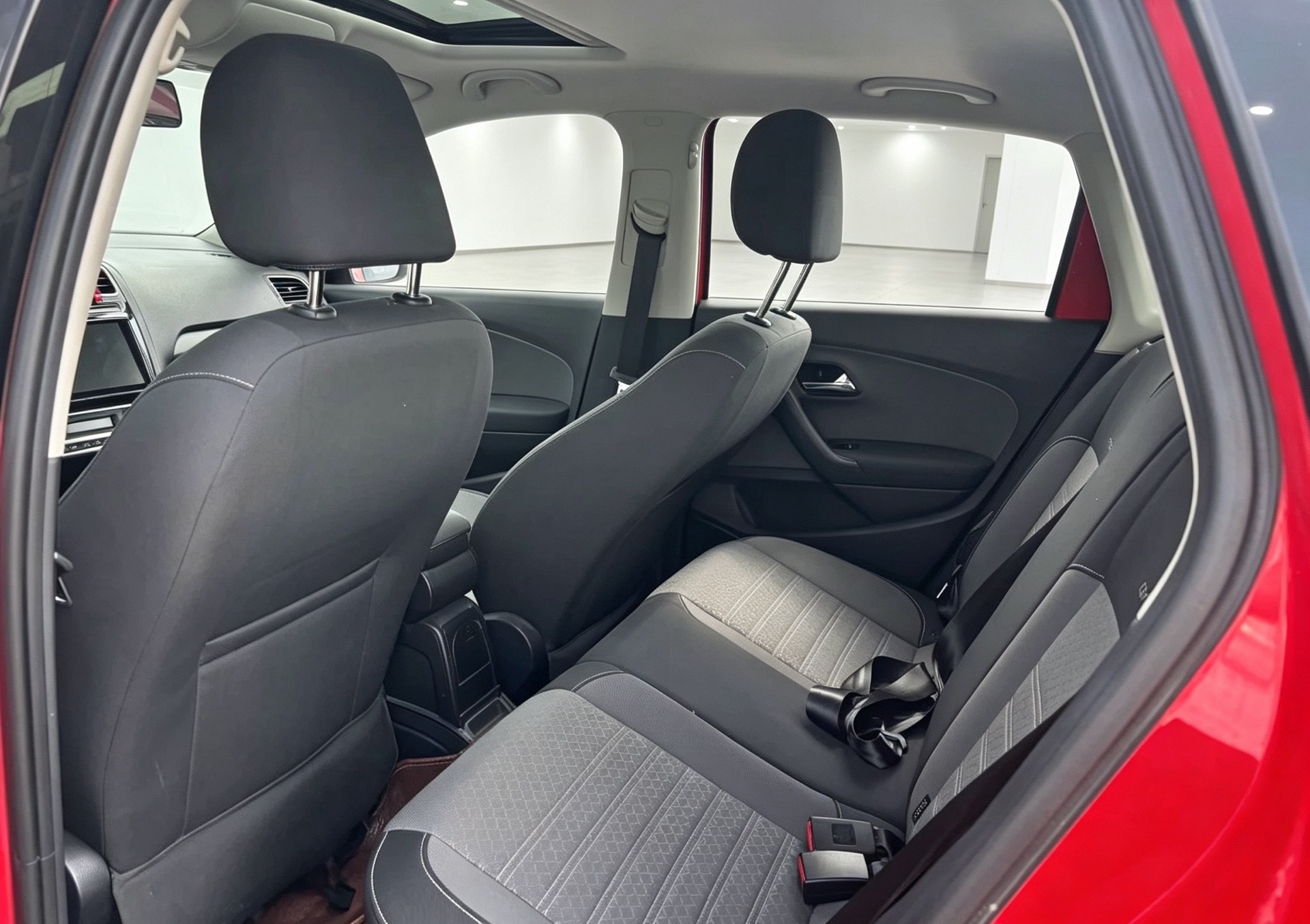 Volkswagen Polo 2015 #4 Volkswagen Polo 2015 car image #4