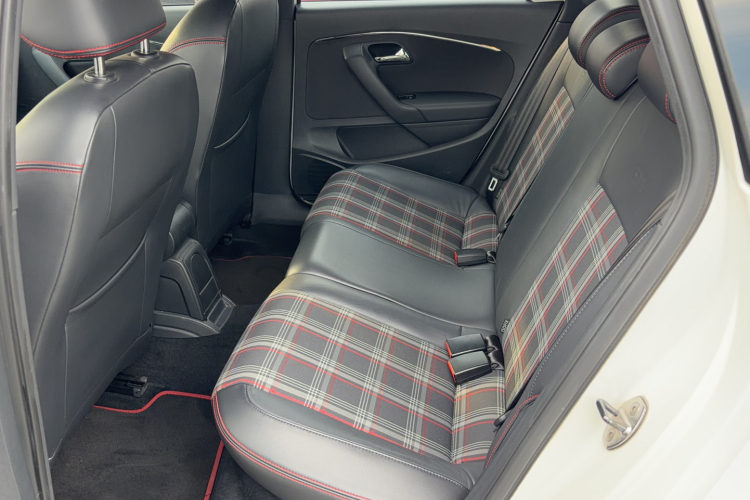 Volkswagen Polo 2016 #13 Volkswagen Polo 2016 car image #13
