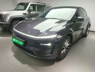 Tesla Model Y 2025 immagine di auto 