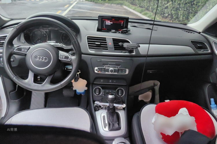 Audi Q3 2016 car image #11