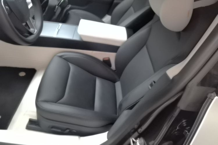 Tesla Model 3 2024 car image #19