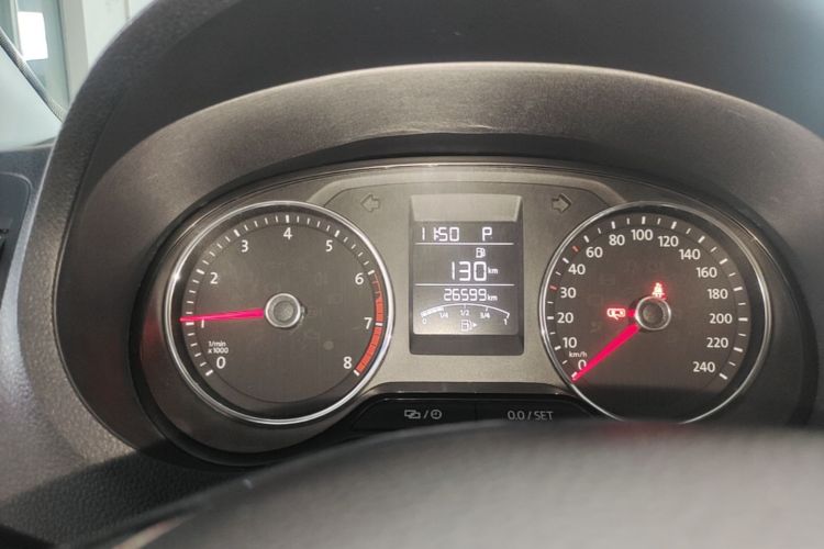 Volkswagen Polo 2018 car image #12