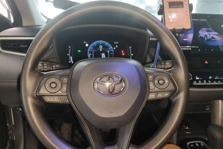 Toyota Corolla Cross 2024 car image #11