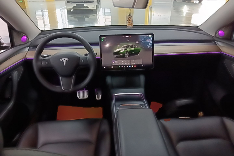 Tesla Model Y 2022 car image #11