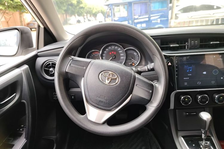 Toyota Corolla 2017 #12 Toyota Corolla 2017 car image #12