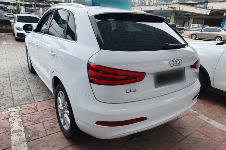 Audi Q3 2016 car image #5
