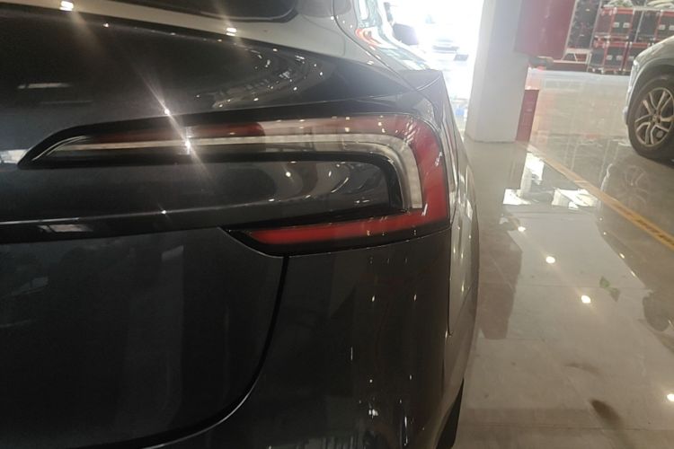 Tesla Model 3 2024 immagine di auto #8