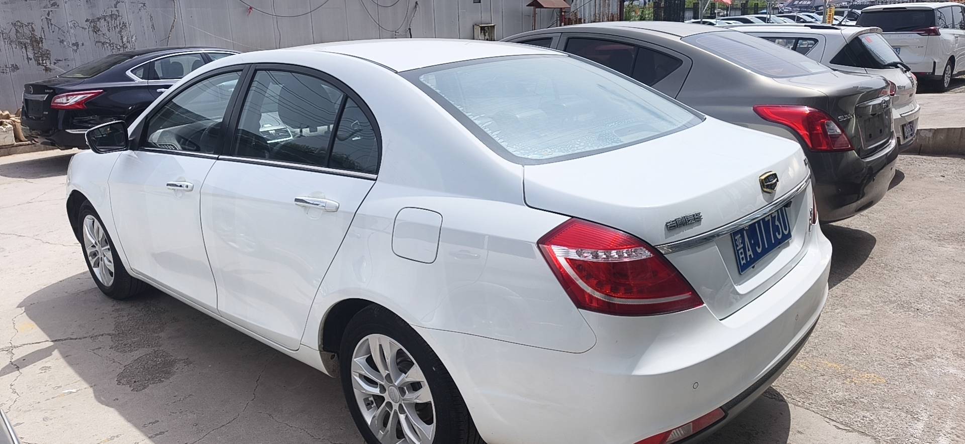 GEELY Emgrand 2016 imagem de carro #4