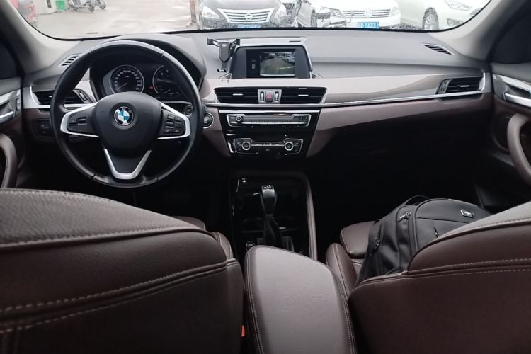 BMW X1 2019 car image #11