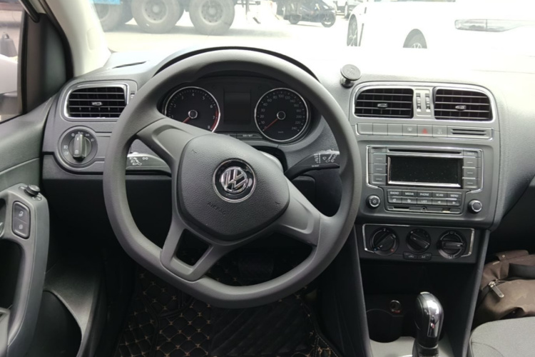 Volkswagen Polo 2014 #15 Volkswagen Polo 2014 car image #15