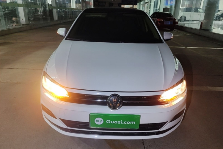 Volkswagen Polo 2019 car image #3
