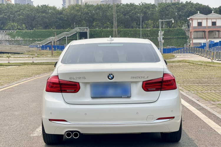 BMW 3 Series 2017 car image #6