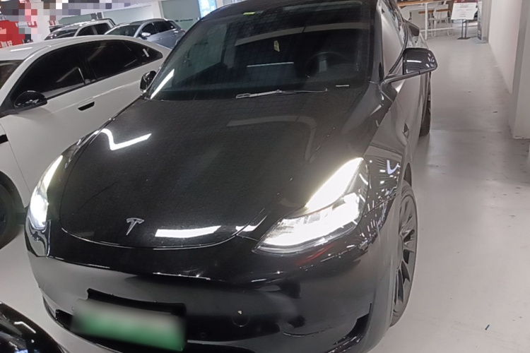 Tesla Model Y 2022 car image #3