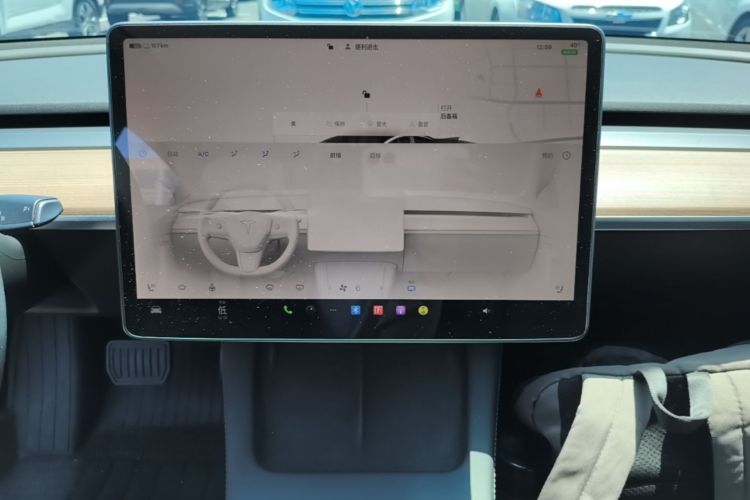 Tesla Model 3 2022 car image #17