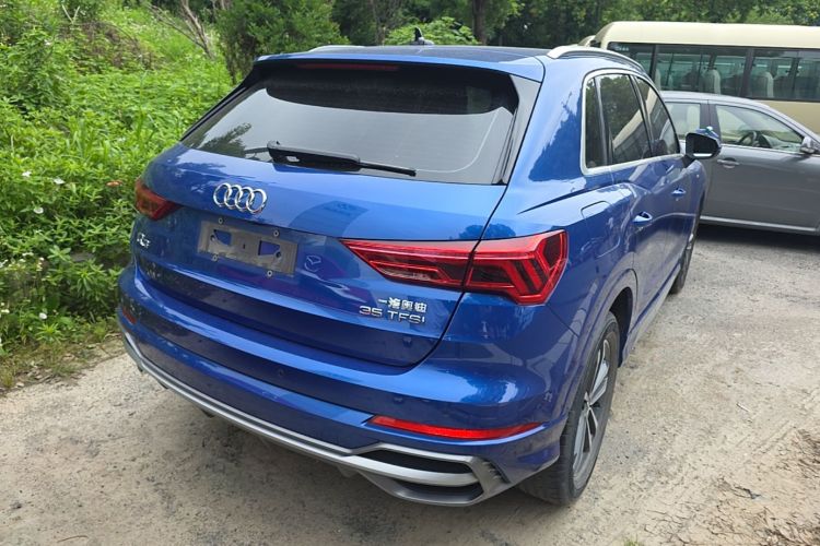 Audi Q3 2021 car image #7